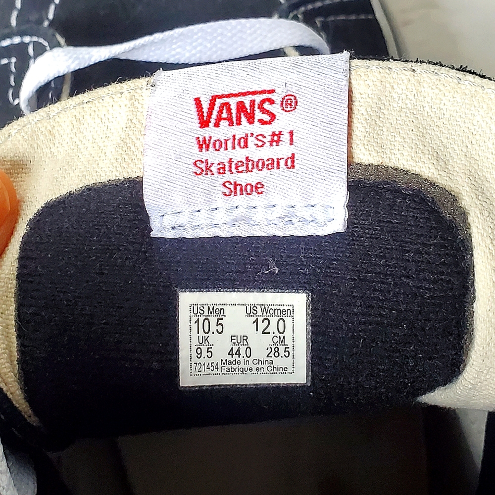 Vans - Picture 10 of 12
